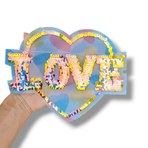 Апликация сърце LOVE с хамелеонови пайети в/у тюл, 16 х 20см, за пришиване